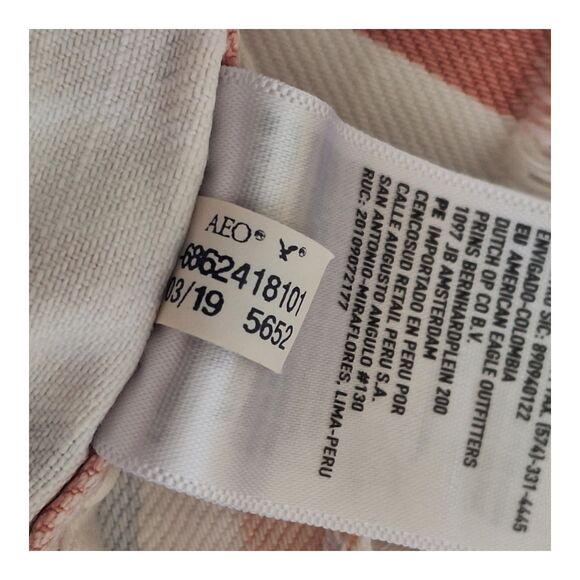 American Eagle High Rise Mom Jean Shorts Denim Pastel Striped Raw Hem Size 6 - Picture 10 of 13